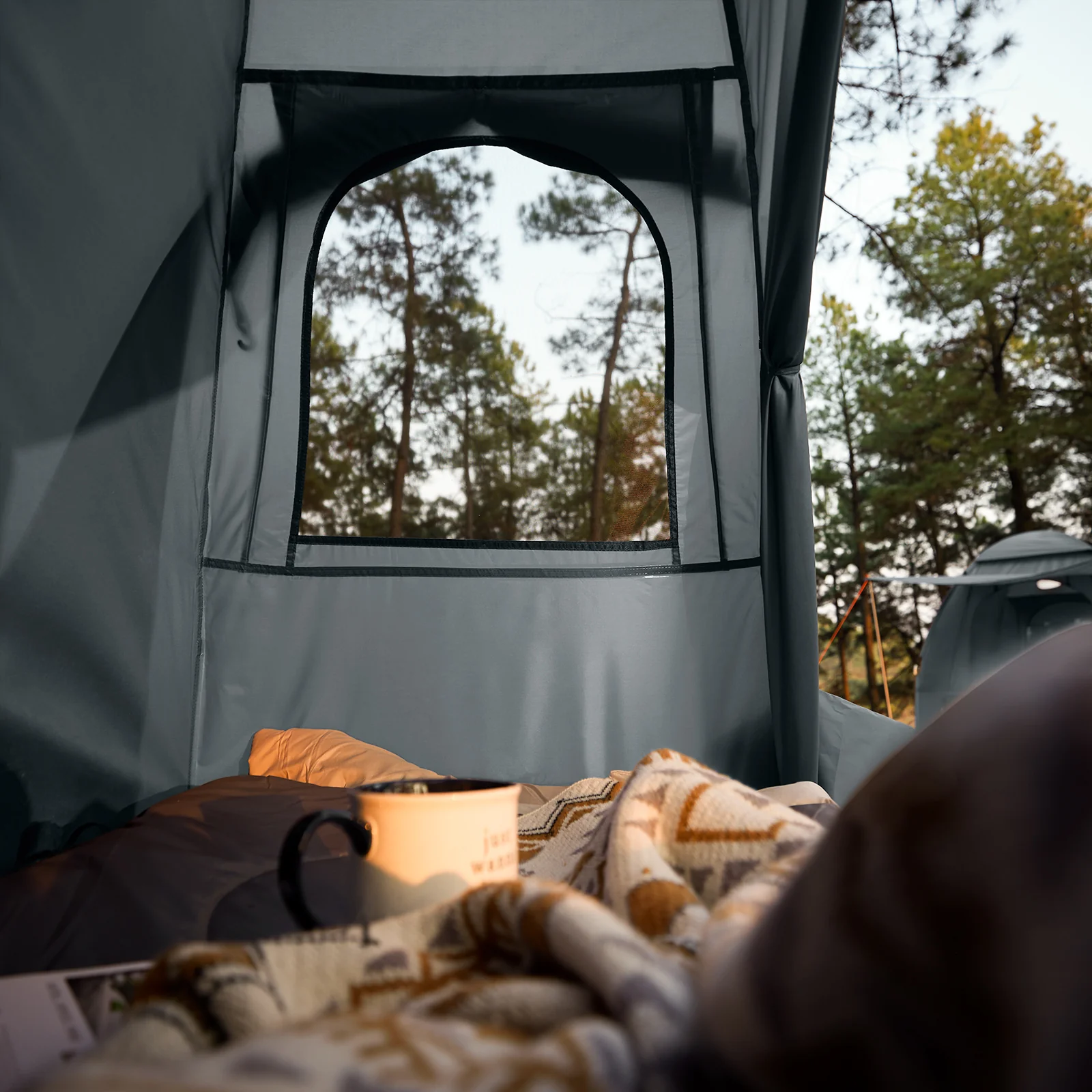 SoBuy OGS32-HG 4-in-1 Camping Tent met Opvouwbaar Bed, Waterdicht, Slaapzak en Matras, Lichtgewicht, voor 1 Persoon, Festival, Buitenleven, Hike en Bos, Grijs - Image 11