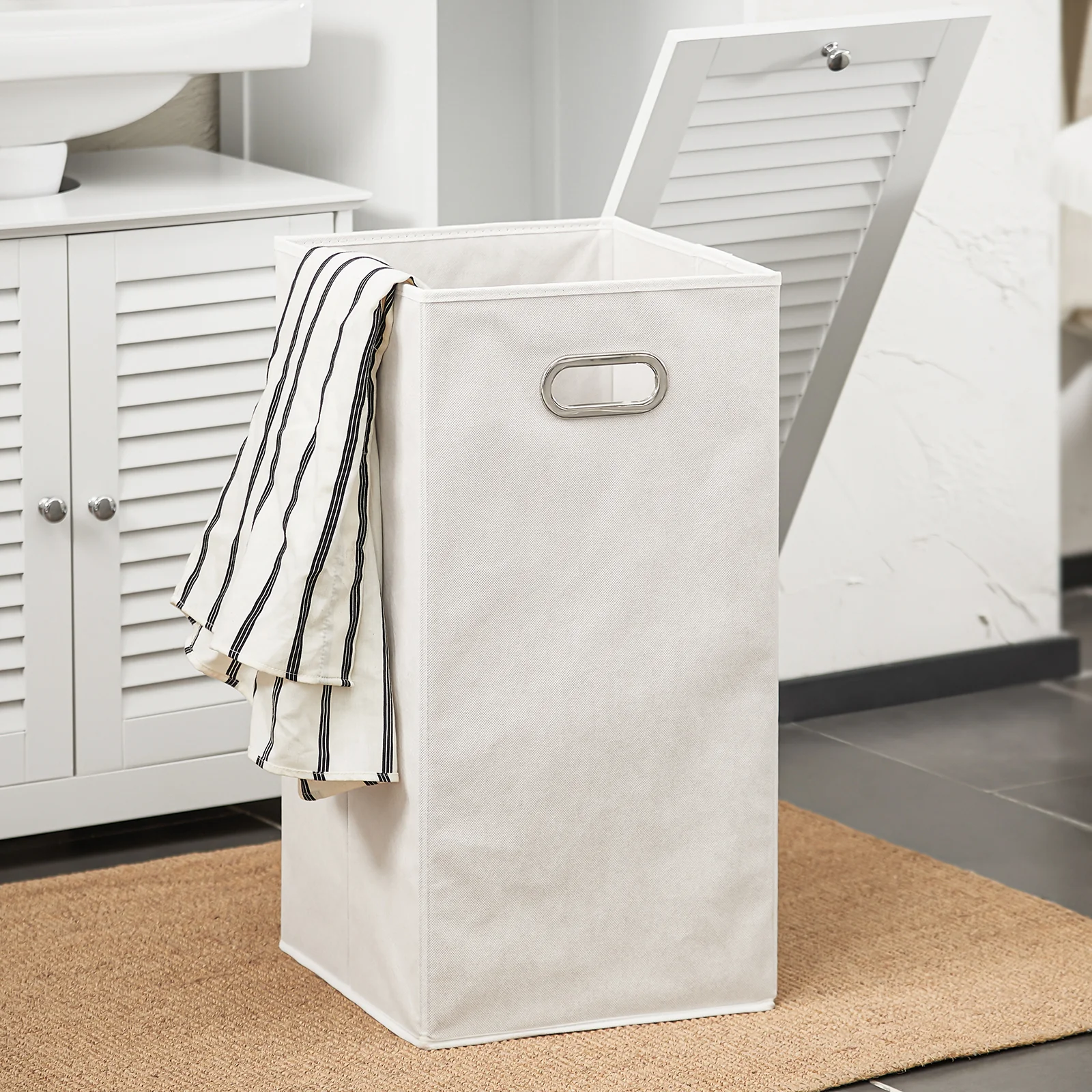 SoBuy BZR124-W Badkamer Kolomkast - Badkamerkast - Hoge Kast - Staande Kolomkast met 1 Deur, 1 Lade en 1 Uitneembare Wasmand - Image 11