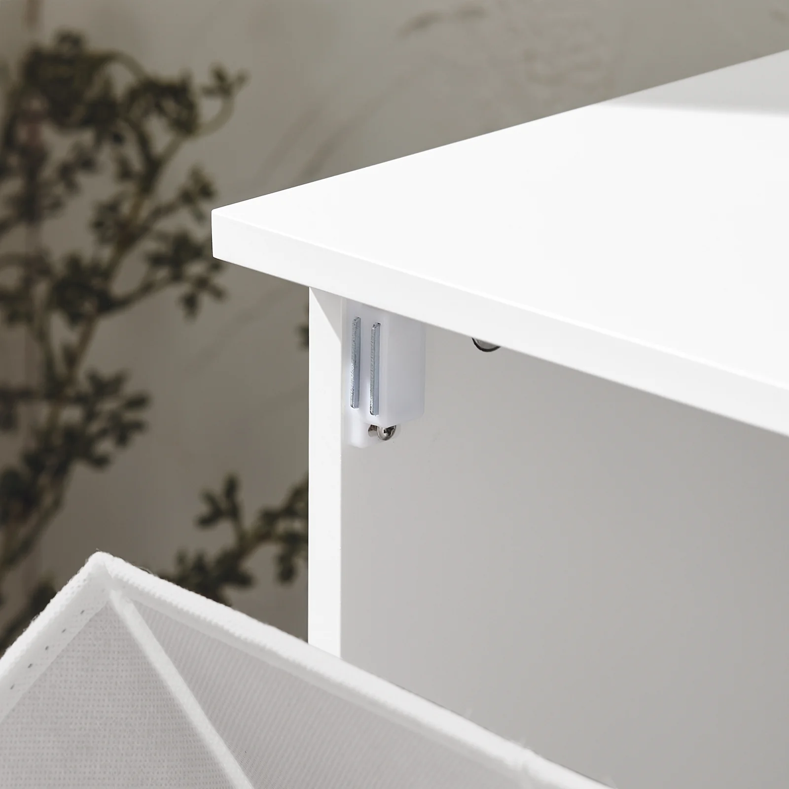 SoBuy BZR105-W Badkamerkast met Wasmand – Compacte Onderkast met Hangend Wasmandje en 3 Open Planken, Witte Houten Opbergkast, 60x37x86 cm - Image 11