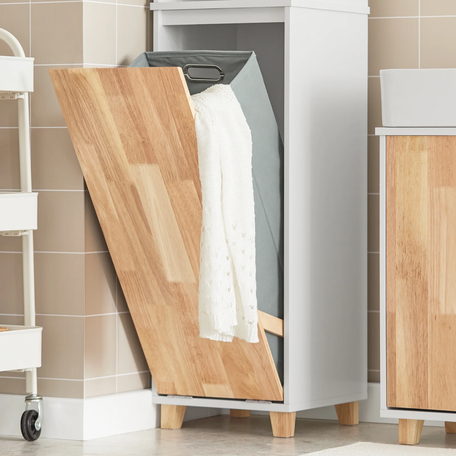 SoBuy BZR74-W Hoge Badkamerkast – Smalle Opbergkast met Wasmand, Vochtbestendig Hout, Wit-Naturel, 31x170x32 cm - Image 6