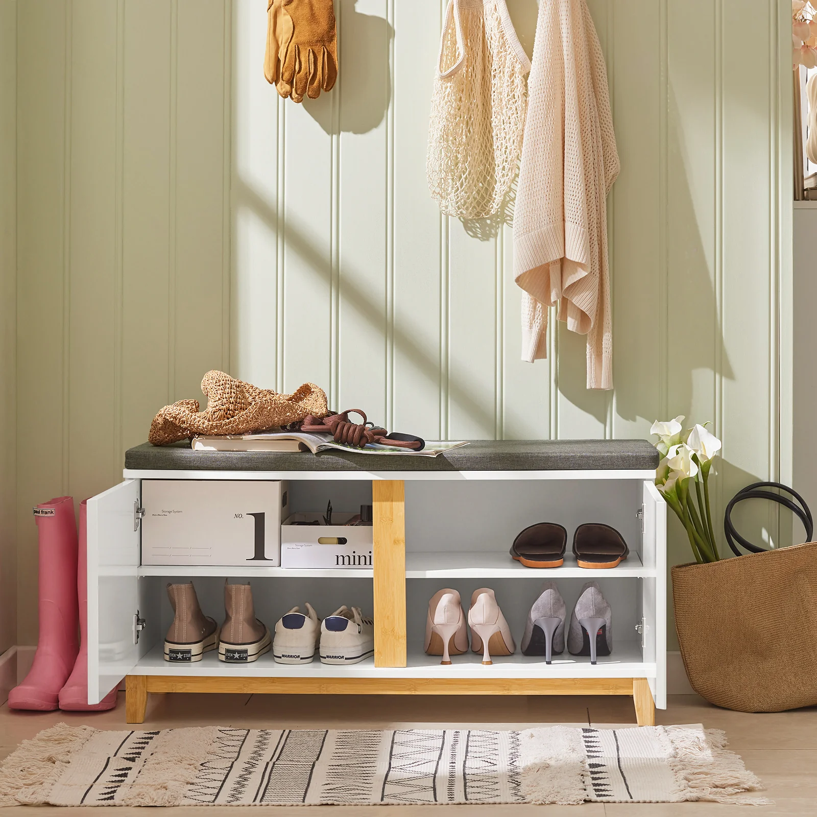 SoBuy FSR117-W Schoenenbank met Opbergruimte – 2-Deurs Kast met Zacht Kussen, Witte Schoenenopberger voor Hal, Slaapkamer en Woonkamer, 90x34x46 cm - Image 3