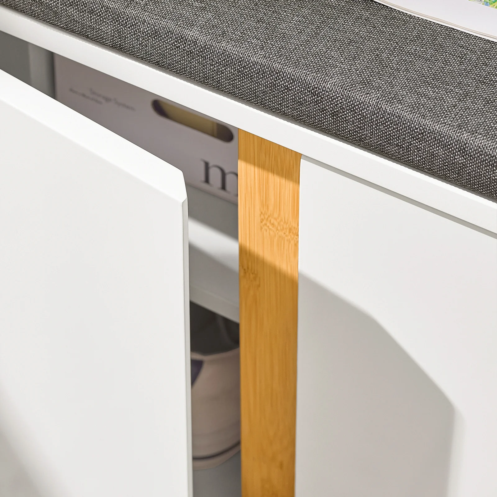 SoBuy FSR117-W Schoenenbank met Opbergruimte – 2-Deurs Kast met Zacht Kussen, Witte Schoenenopberger voor Hal, Slaapkamer en Woonkamer, 90x34x46 cm - Image 7