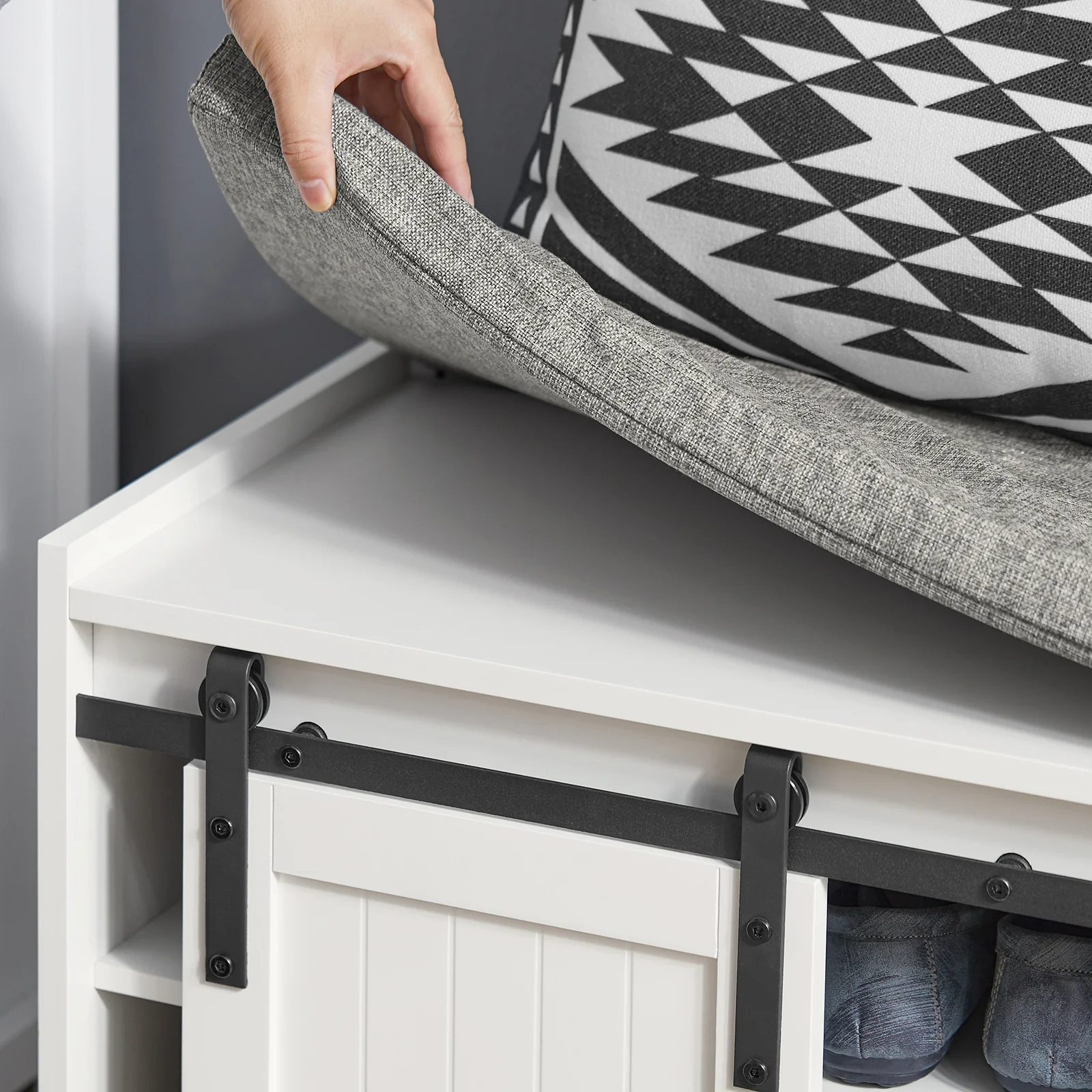 SoBuy FSR133-W Schoenenkast met Bank – 6 Vakken, Schuifdeur in Barn-Style, 200 kg Draagkracht – Ideaal voor Hal, Slaapkamer en Woonkamer – 120x35x45 cm - Image 10