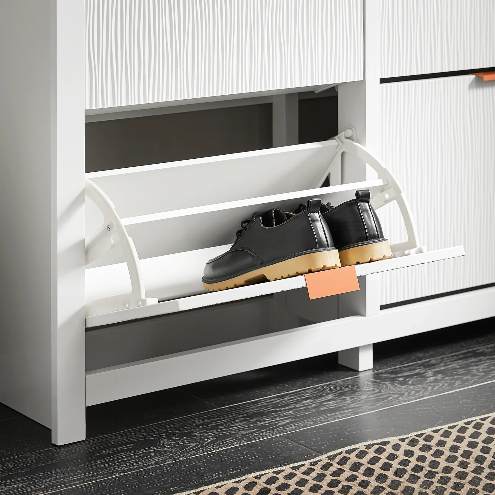 SoBuy FSR186-II-W Schoenenkast – Smalle Opbergkast met 4 Kleppen, Perfect voor Hal & Woonkamer – Compact Design, Wit – 104x23x82 cm - Image 10