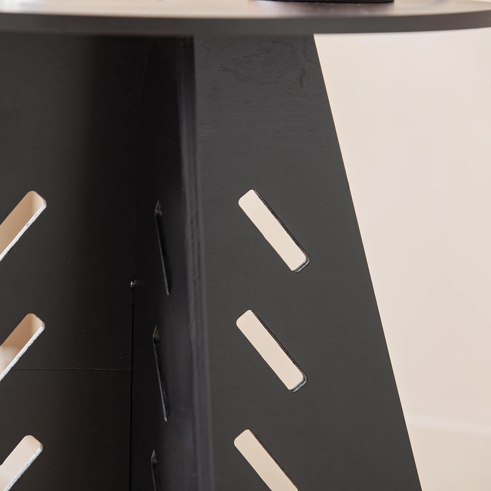 SoBuy HFBT01-SCH Ronde Houten Bijzettafel, Ronde Salontafel, Nachtkastje, Koffietafel, Telefoontafel, voor Woonkamer, Slaapkamer, Structuur Pen-en-Gat, Zwart - Image 10