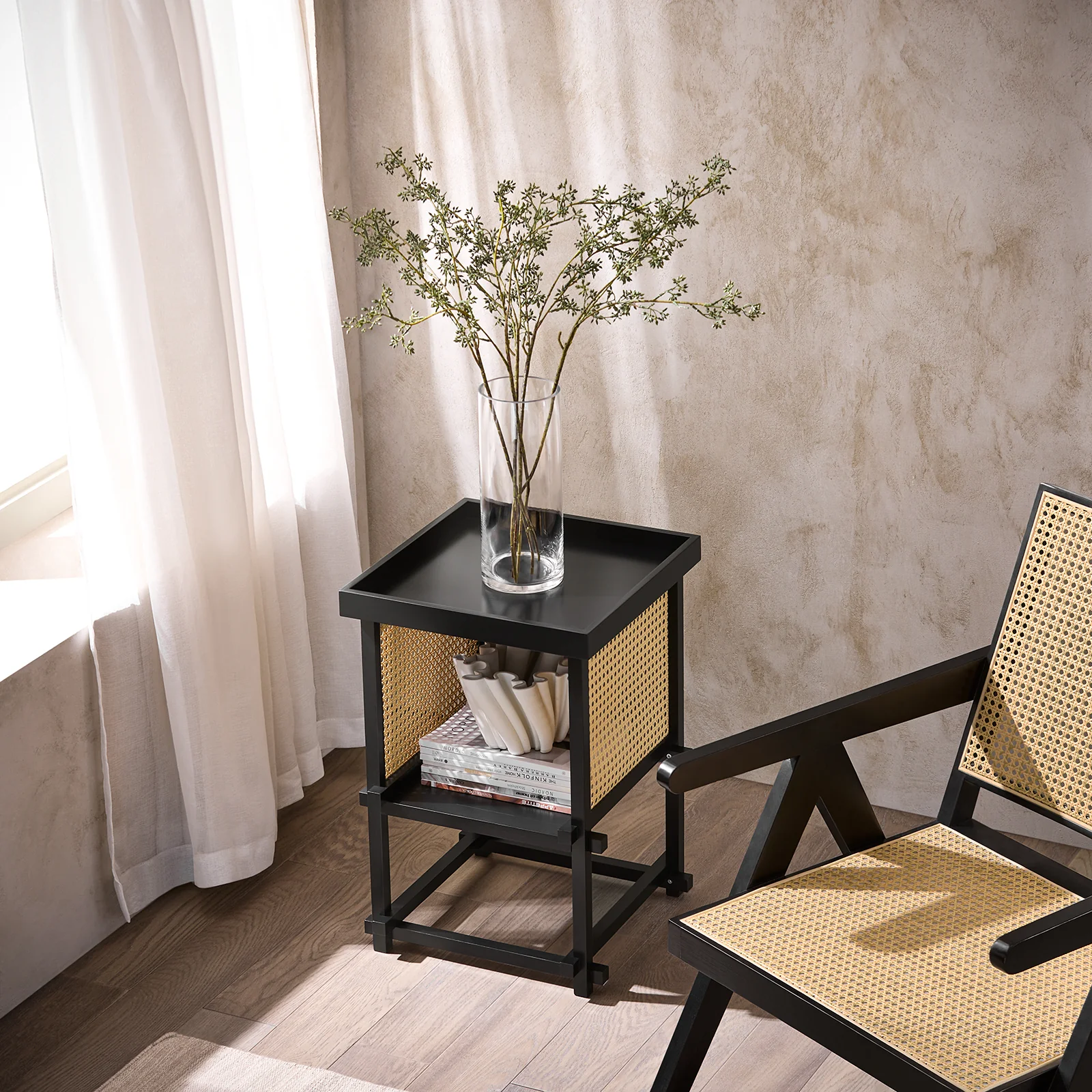 SoBuy HFBT03-SCH Design bijzettafel, vierkante salontafel, bankpunt, nachtkastje met open vak, frame van bamboe, zwart en geel - Image 3