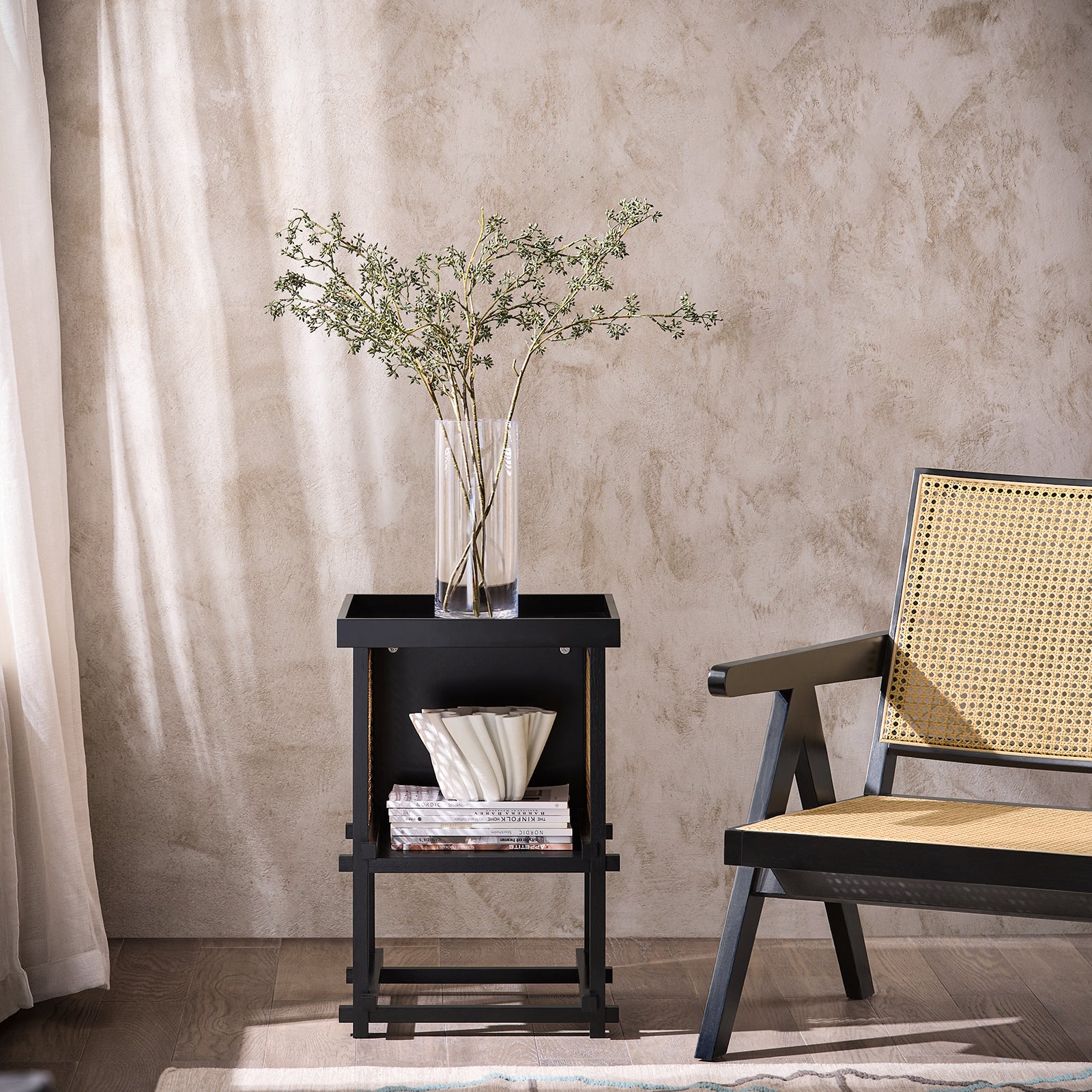 SoBuy HFBT03-SCH Design bijzettafel, vierkante salontafel, bankpunt, nachtkastje met open vak, frame van bamboe, zwart en geel - Image 4