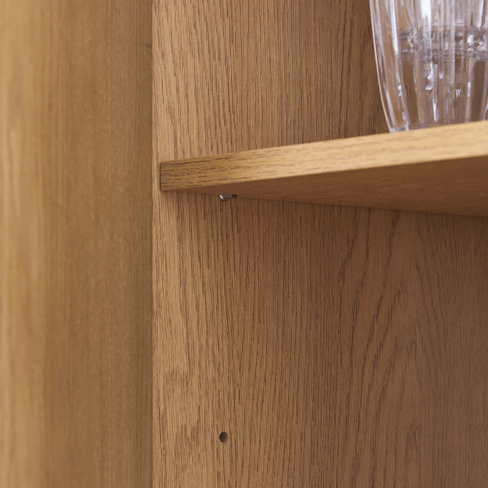 SoBuy HFSB04-SCH Dressoir, opbergkast, zijkast, opbergkast voor keuken, eetkamer, woonkamer, 2 deuren, 4 vakken, natuurlijk zwart - Image 10