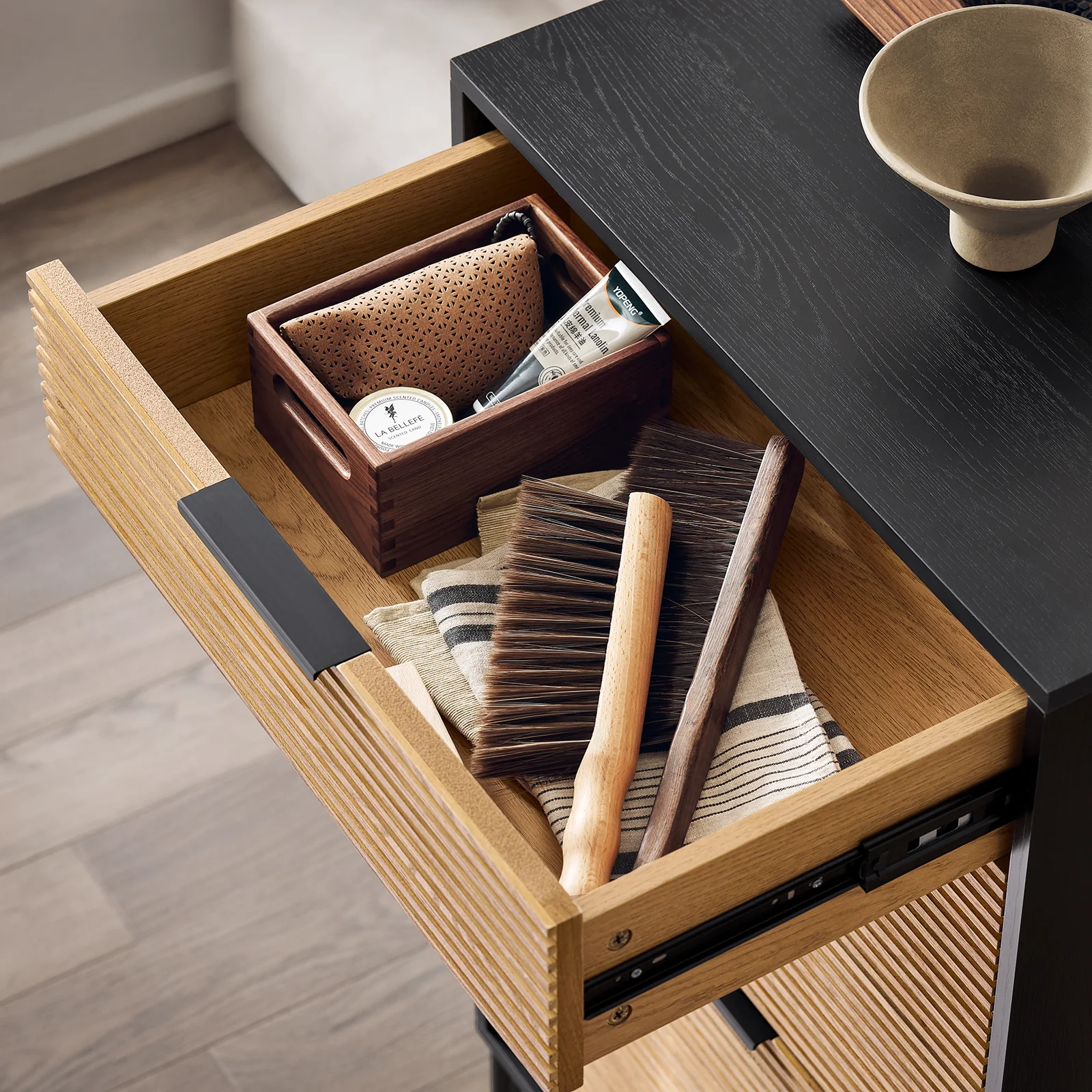 SoBuy HFSR03-SCH Schoenenkast, halmeubel, schoenenopbergkast, schoenenkast met 1 lade en 2 kleppen voor entree, hal en woonkamer - Image 3