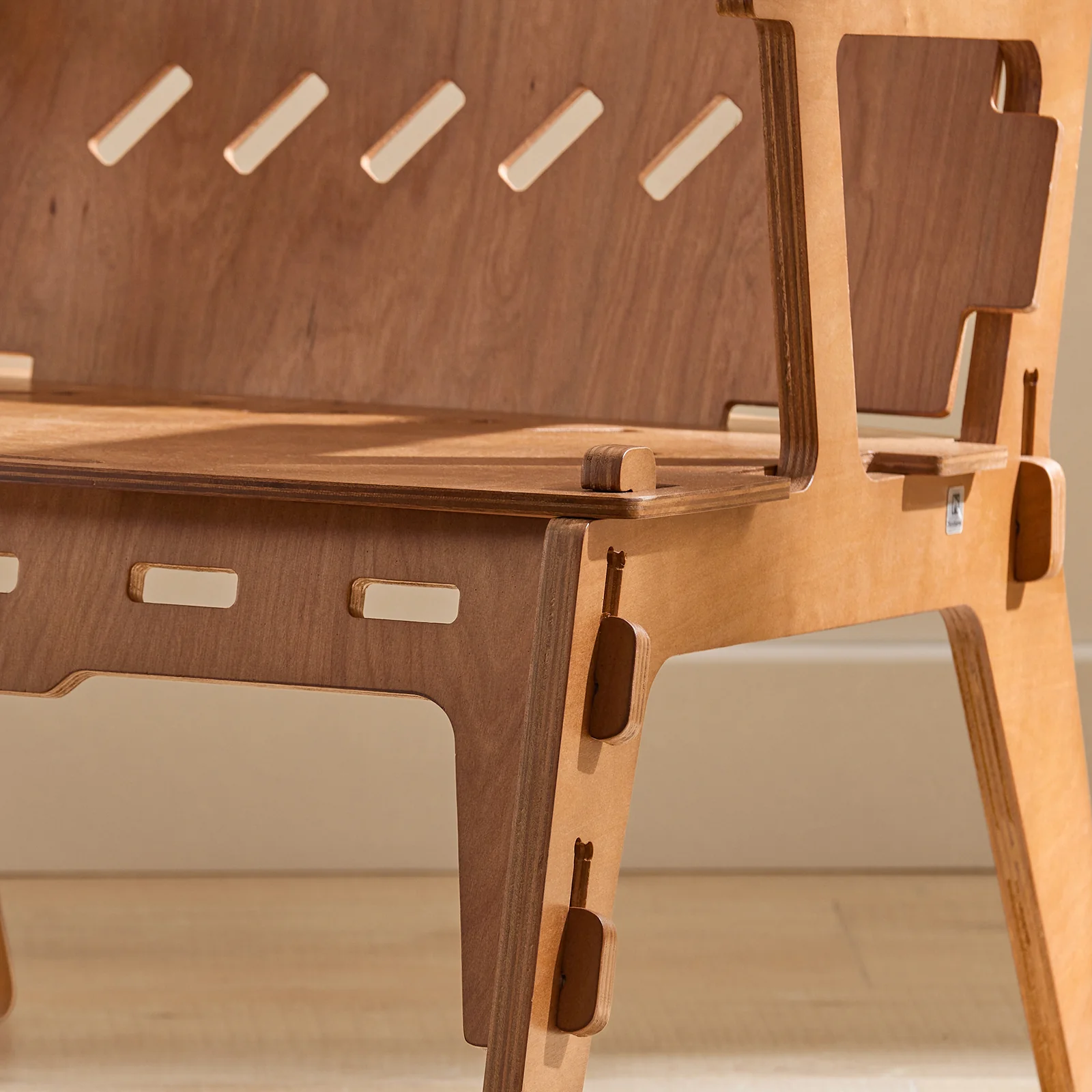 SoBuy HFST02-BR Designstoel, Eetkamerstoel, Bureaustoel, Comfortabele Ergonomische, met Rugleuning, Zithoogte 35 cm, Structuur Pen-en-Gat, Hout, Bruin - Image 5