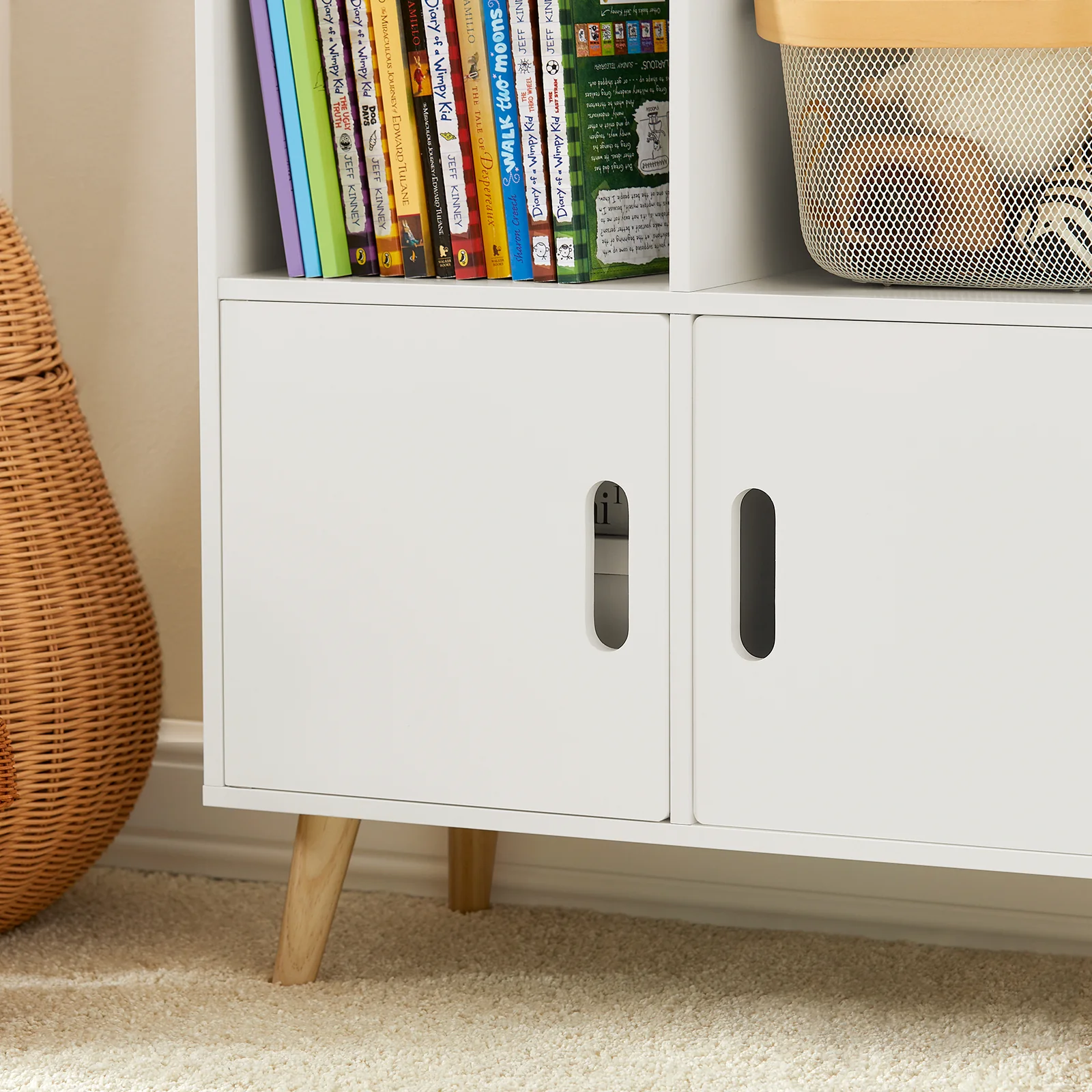 SoBuy KMB58-W Kinderboeken- en Speelgoedkast met Kasteel Design, 3 Open Planken, 2 Deuren, 63x30x103 cm – Stevige Boekenkast voor de Kinderkamer - Image 7