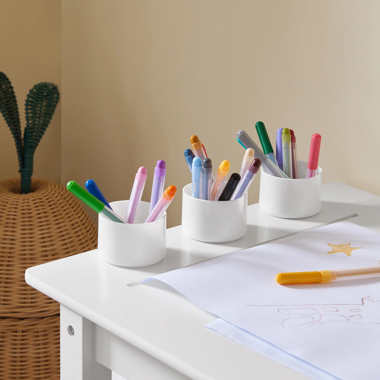 SoBuy KMB60-W Kinderbureau met Stoel – 2-delige Set, Bureau met 2 Open Planken, Rollenhouder en Pennenhouders in Wit (80x54x65 cm) - Image 10